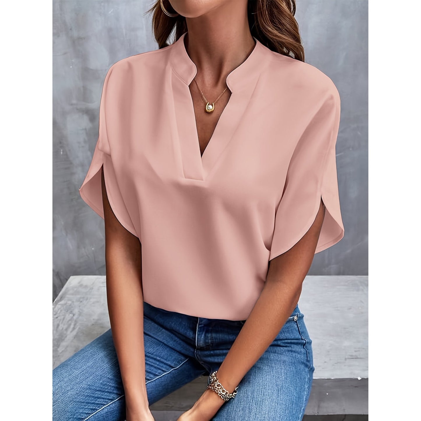 Aurora - Elegant bluse med slidsede ærmer